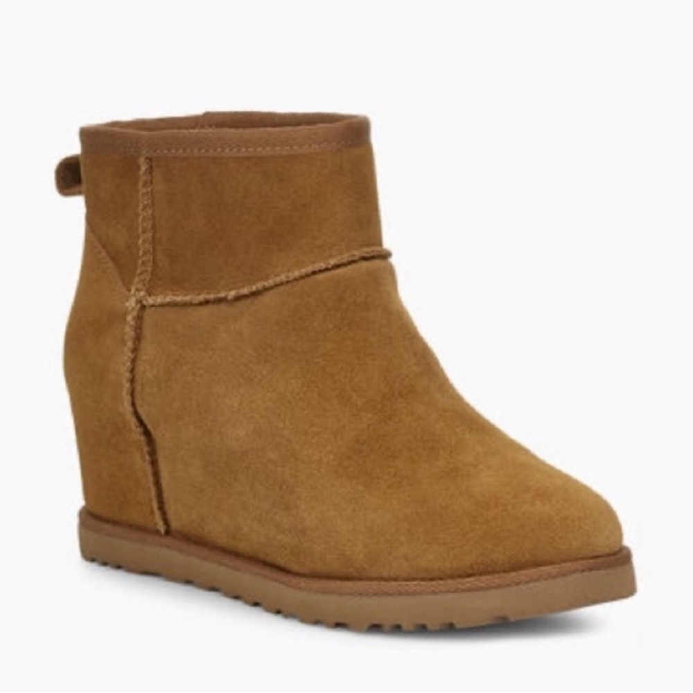 UGG Femme Mini Wedge Boot - Sz 7 . No box, like new, no flaws.